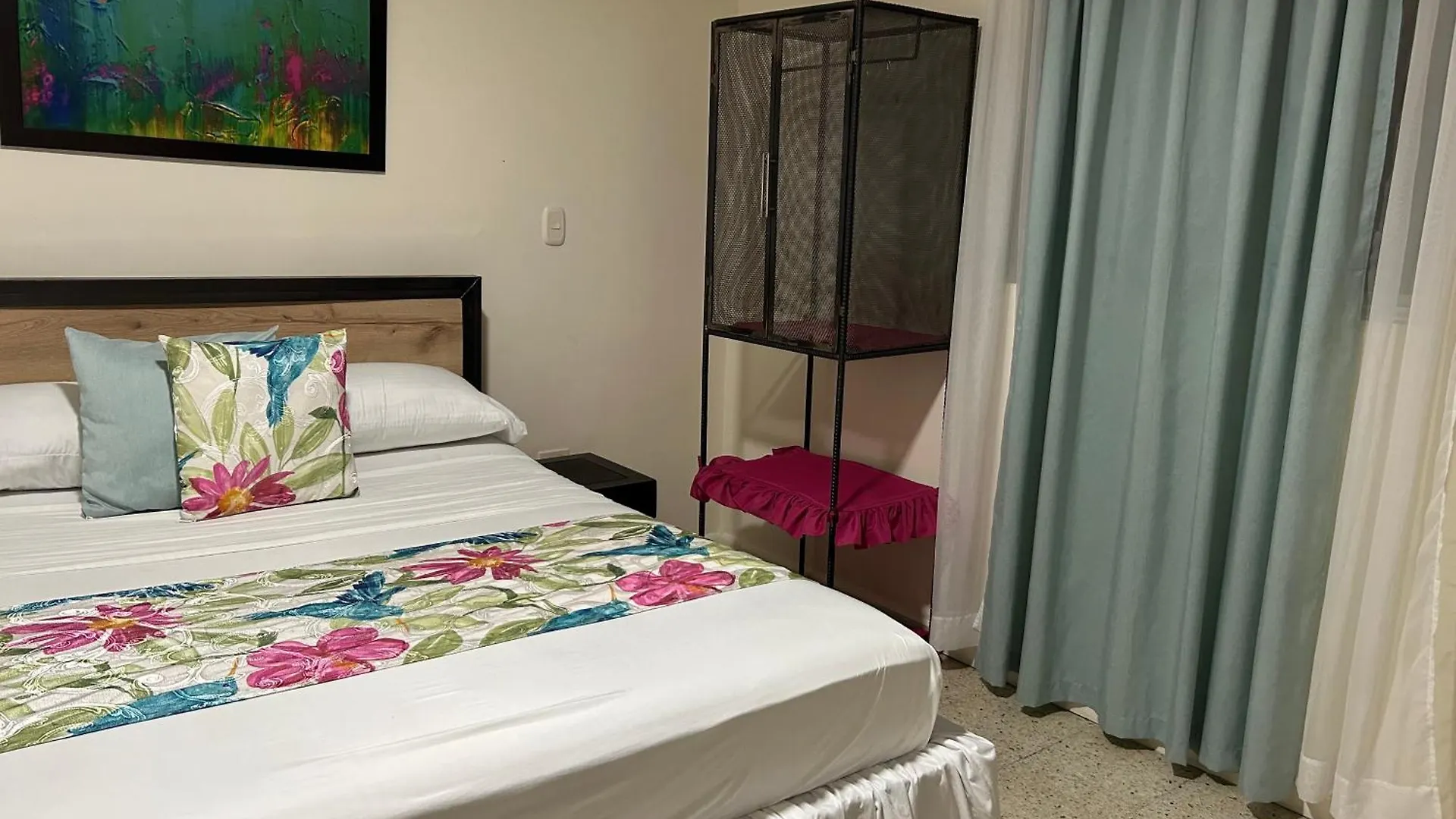 Hotel Bisou Cali